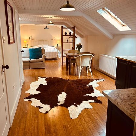 Glastonbury Festival En-Suite Studio With Kitchenette - 2 Miles To Site Bagian luar foto